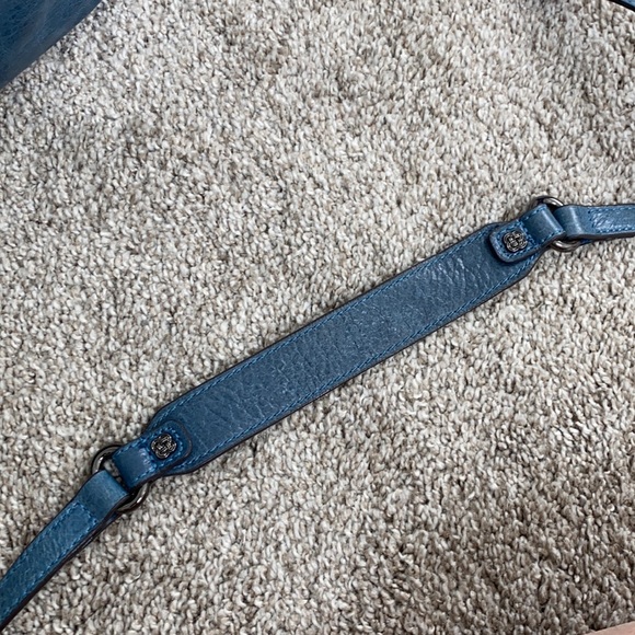 Elliott Lucca Medium Faro Distressed Leather Satchel Bag - Picture 8 of 16